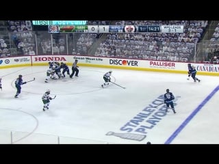 Jets erupt early in game 5 with four goal 1st period