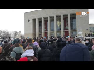 В петербурге люди уже начинают собираться