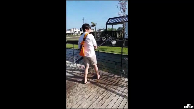 Как не стоит кормить рыбок