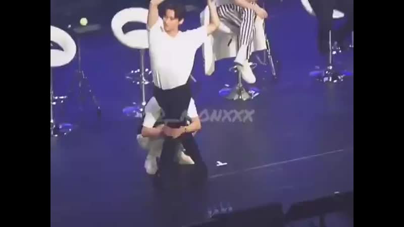 Шаловливые ручонки