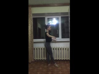 Rond de jambe par terre