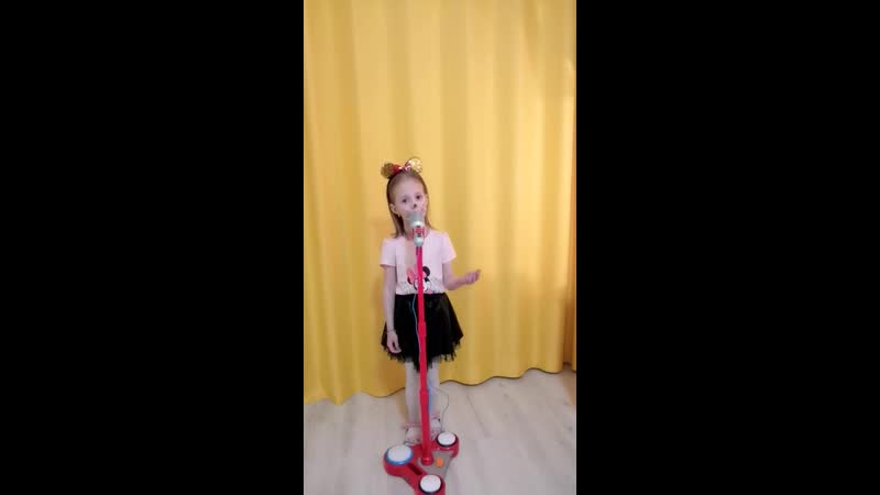 Вика снеткова "мики маус"