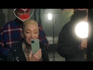 Gwen stefani let me reintroduce pugacheva