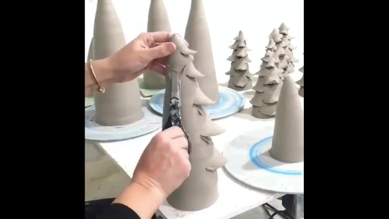 Новогодние ёлочки с помощью ножниц