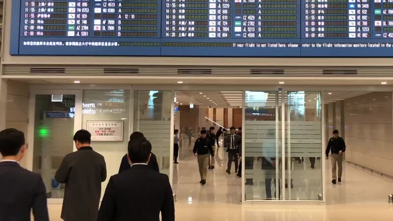 [비하인드] 방탄소년단(bts) 입국··· “나는 아미, 사랑합니다”
