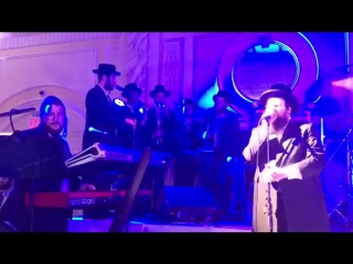 Shlome daskal and yedidim choir with ari teitlbaum by mendy hershkowitz