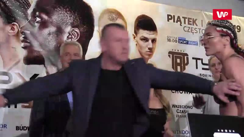 Крепкая женская пощечина на дуэли взглядов накануне поединка