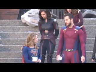 Melissabenoist and chriswood/supergil season3