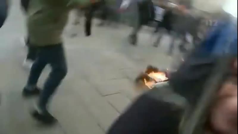 Ближе porn video – Все ближе и ближе к европе 🙄⏰(мужчина в киеве поджог себя под офисом президента)