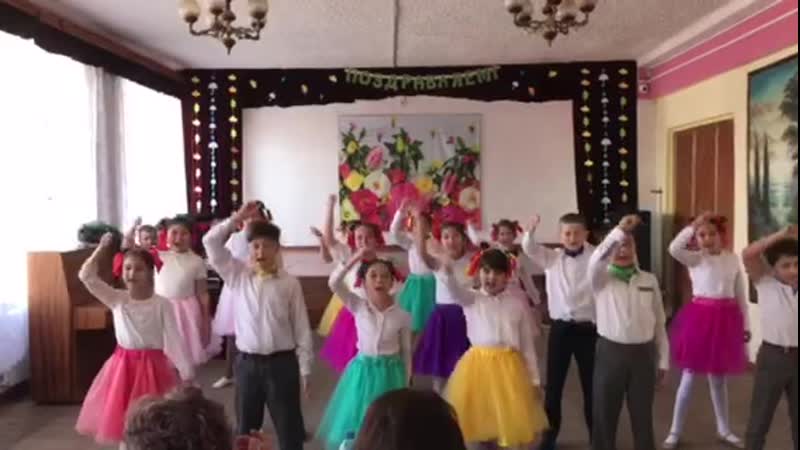 Выступление вокальной группы "m&amp;ms"