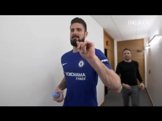 Giroud is blue /