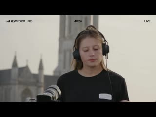 Charlotte de witte 'new form' livestream