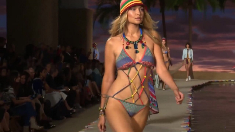 Gigi hadid tommy hilfiger fashion show (2016)