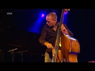 Avishai cohen trio remembering