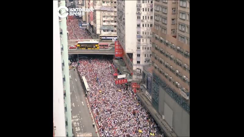 Десятки тысяч человек прошли маршем по гонконгу