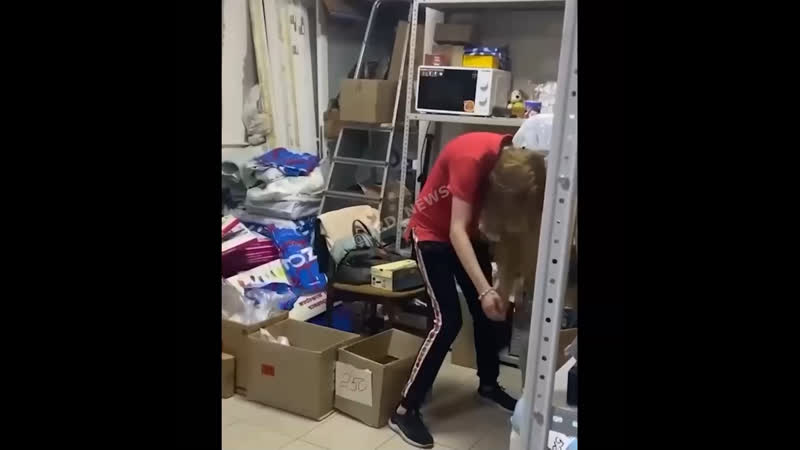 В пункте выдачи ozon люди не могли забрать посылки из за зомби сотрудницы