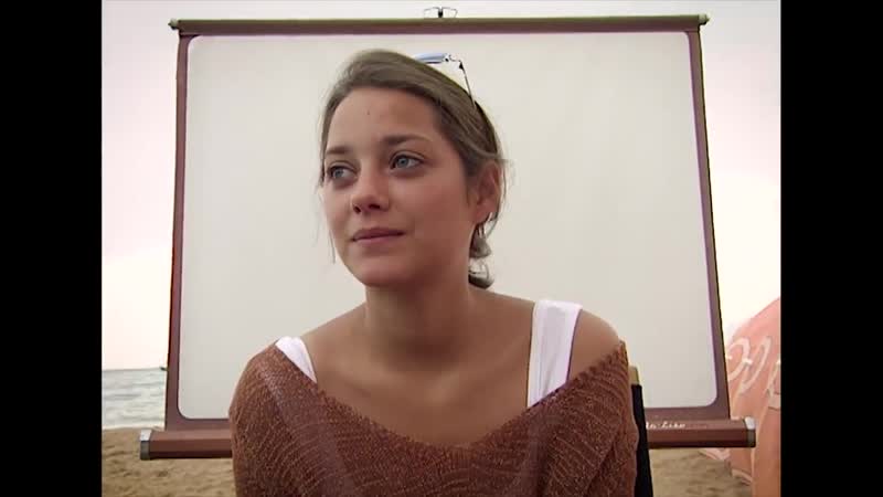 Марион котийяр | marion cotillard, французская актриса, интервью на пляже в каннах, во время презентации фильма такси (1998 год)