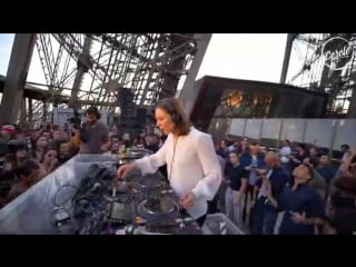 Nina kraviz @ eiffel tower, france