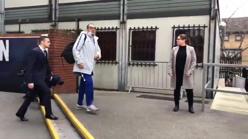 Maurizio sarri and his chelsea team have arrived at selhurst park! cryche