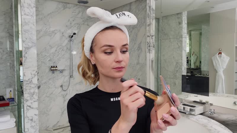 Полина гагарина показывает, как нарисовать стрелки