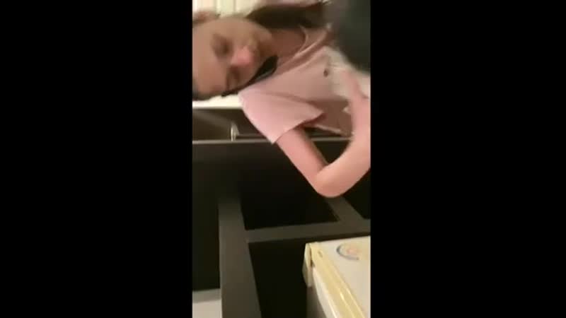 Vidos porn video – Rju vidos изменила парню в тайланде и не хочет уезжать