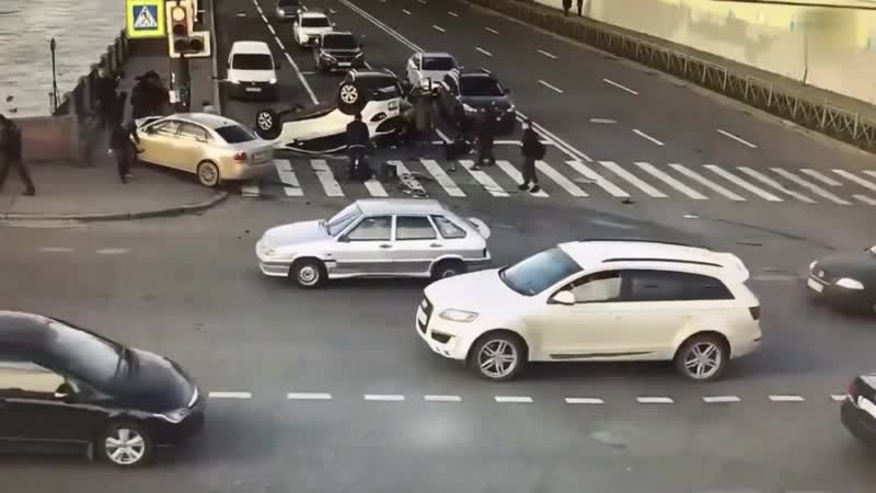 Семь человек пострадали в результате дтп в центре санкт петербурга