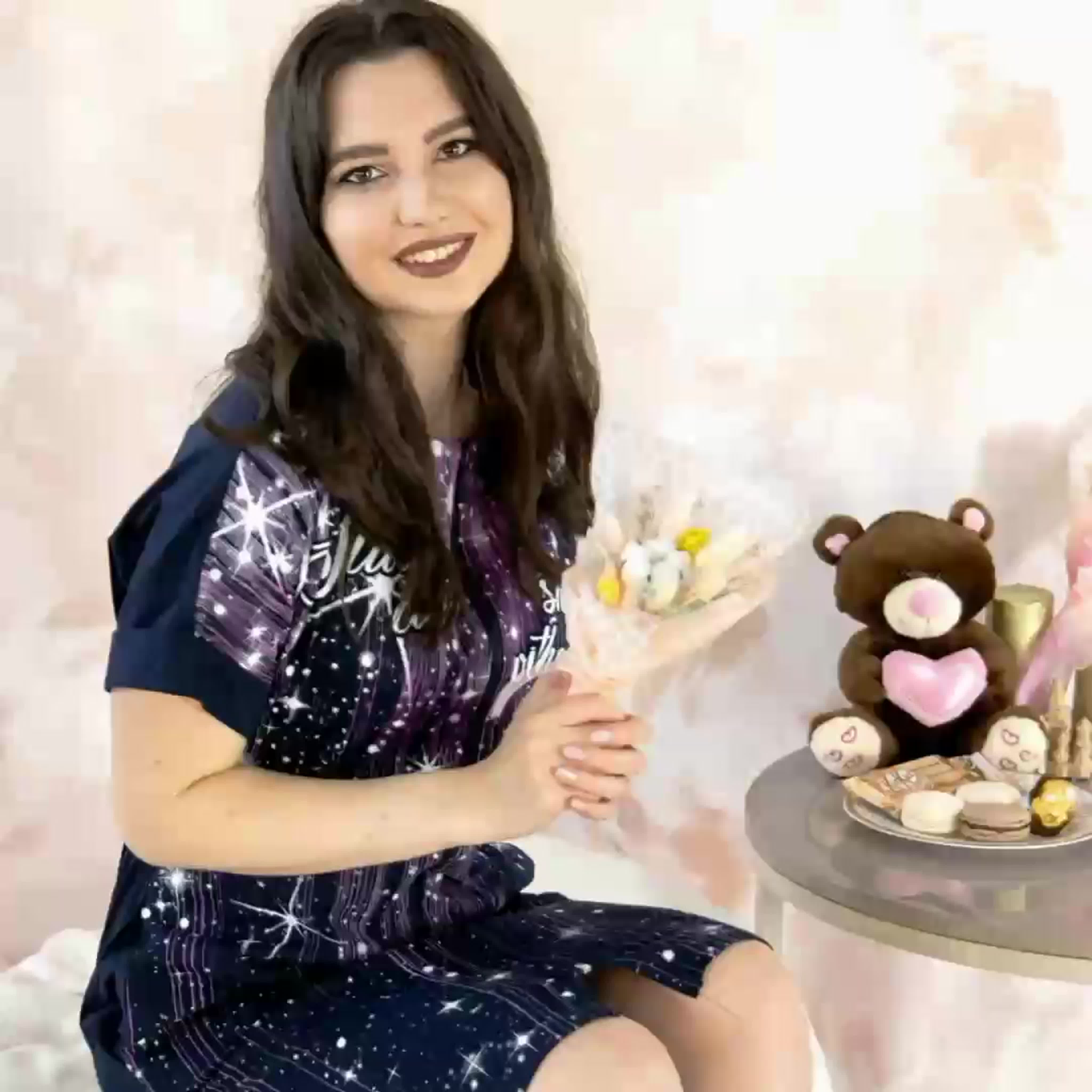 задрал маме халат порно Халат watch online