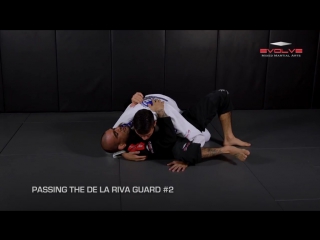 Bjj 5 essential ways to pass the de la riva guard