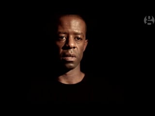 Adrian lester as hamlet ‘to be or not to be’