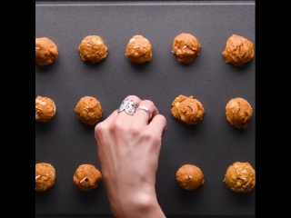 Fall in love with these clever baking hacks! 😍🍁🍰🍫 get the so yummy cookbook here 👉🏽