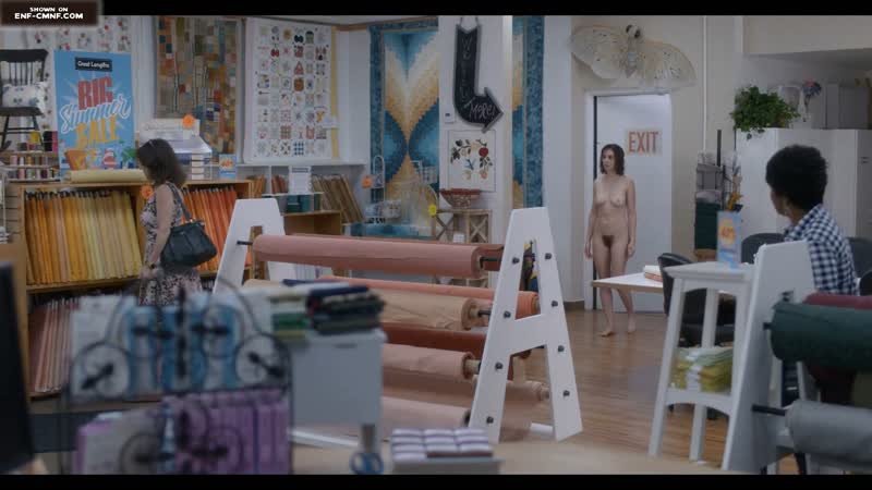 Enf, nip, cfnf – проблемная девушка думает, что заходит в душ, но оказывается голой в магазине, где работает