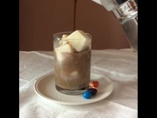 Iced milk coffee