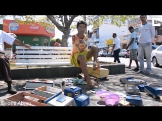 Armless man builds toys using his feet