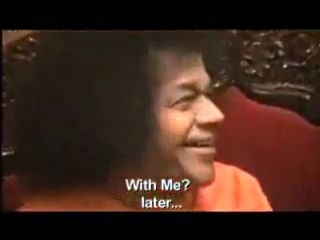 Видео sri sathya sai baba a rare and beautiful humorous video of swami