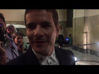 Daniel oliveira apresenta seu personagem vitor na coletiva de os dias eram assim