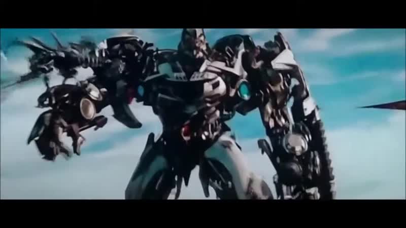 Ваномас смотрит текстуры на фильме трансформеры 3