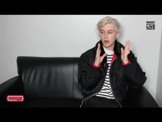 Troye sivan talked about @bts twt, he said he likes their music and he watched their mvs also he gave them some advices for comi