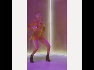 Leslie grace lunes a jueves