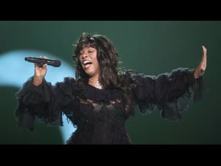 Donna summer she works hard for the money (live at nobel peace prize concert) (2009)