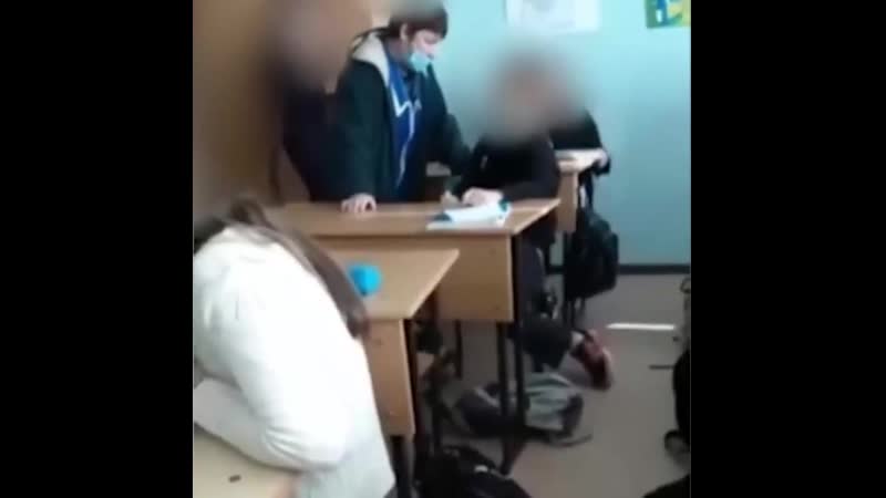 Уборщица и ученик подрались на перемене в школе хабаровска