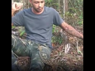 This guy came face to face with a rattlesnake and it’s a terrifying watch