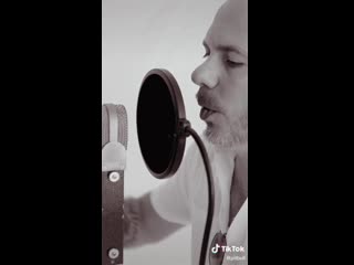 Pitbull sings "borracha" on tiktok