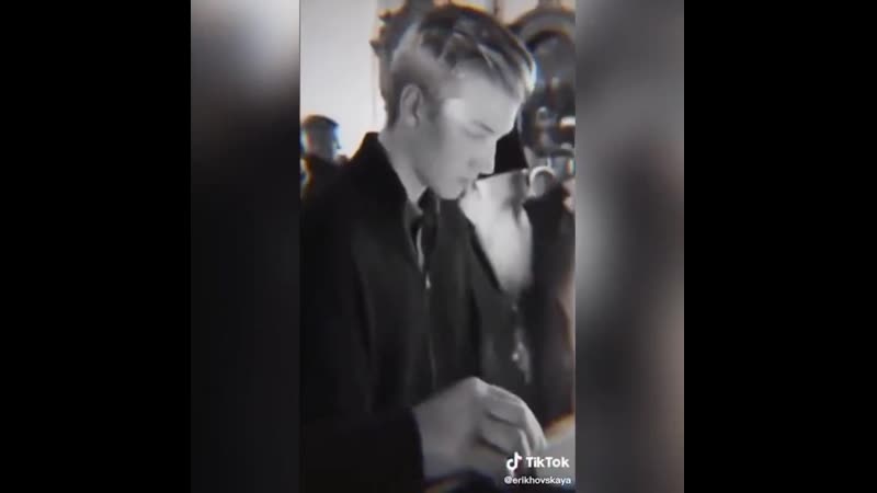 Кажется, девушки помоложе выбрали новый секс символ снг