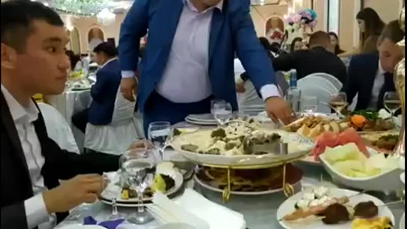 Осындай достарыңа жібер 😂🤣