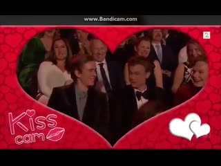 Henrik holm and tarjei s moe kiss cam gullrutten