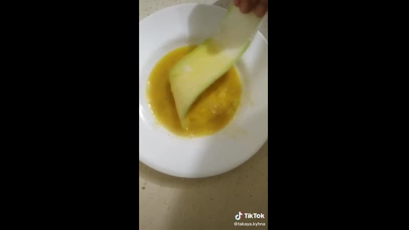 "рулетики из кабачка"