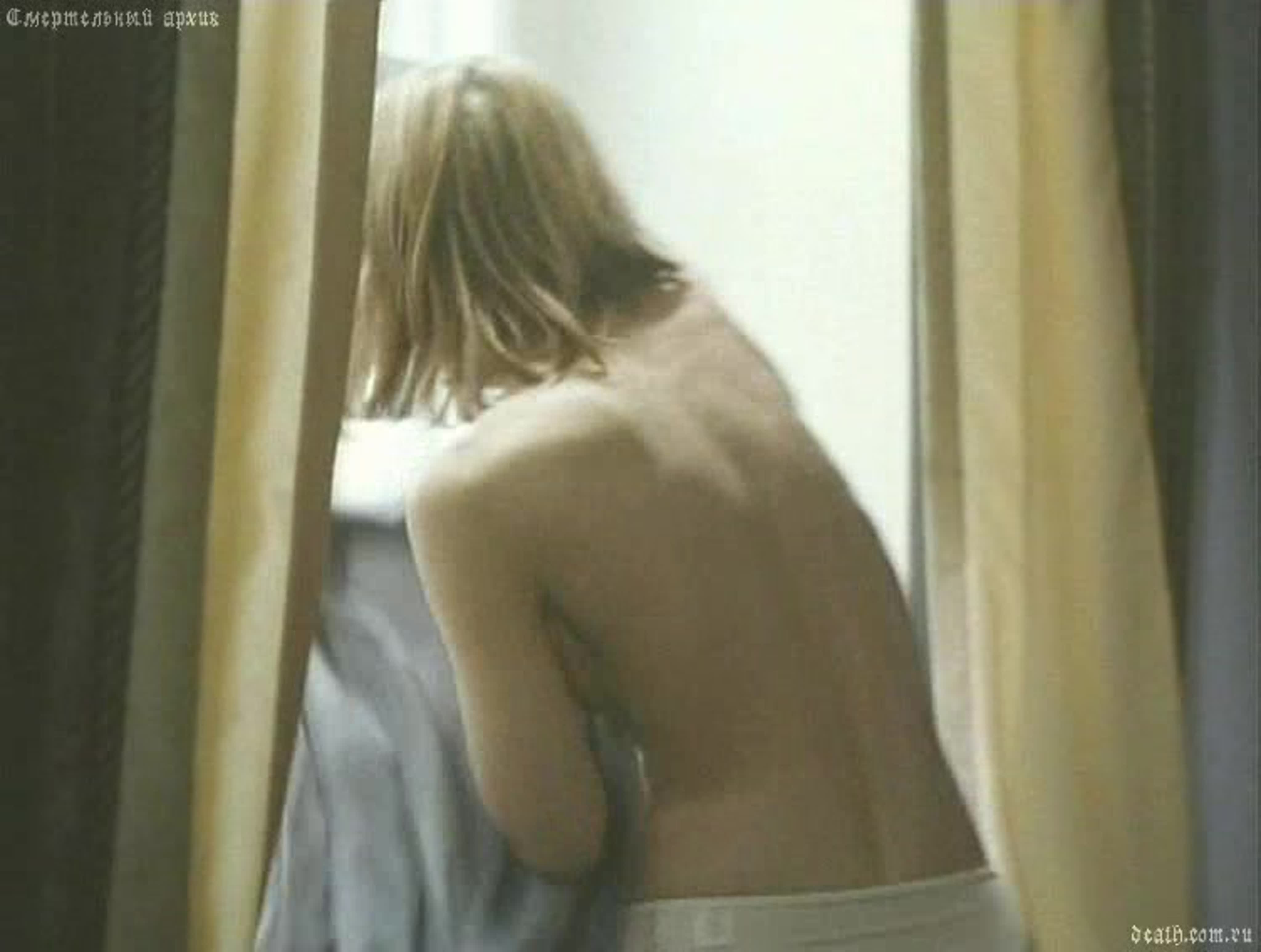 Желіде қырынбаған писькилері бар шлюхтердің қатысуымен порно көру