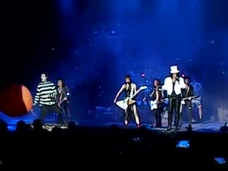 Alice cooper schools out & lzzy hale & chris motionless (8/15/19)