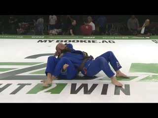 Rafael formiga teaches his match winning crucifix porn