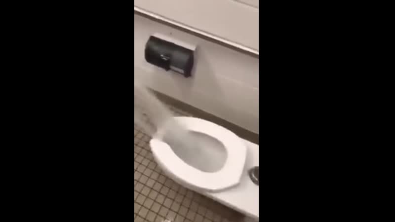 Это какое то неправильное биде (vhs video)